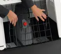Mit der optionalen Trennwand lassen sich zwei Hunde in der Autobox transportieren.