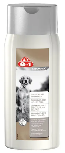 White Pearl von 8in1 mit aufhellender Wirkung und glänzendes Fell.