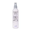 Detangler-Spray von Greenfields für ein leicht kämmbares Fell.