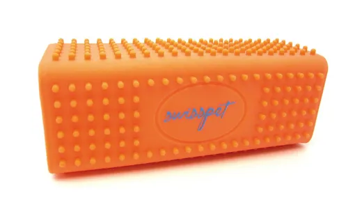 Noppy von swisspet ist handlich, eckig und unbegrenzt einsetzbar.